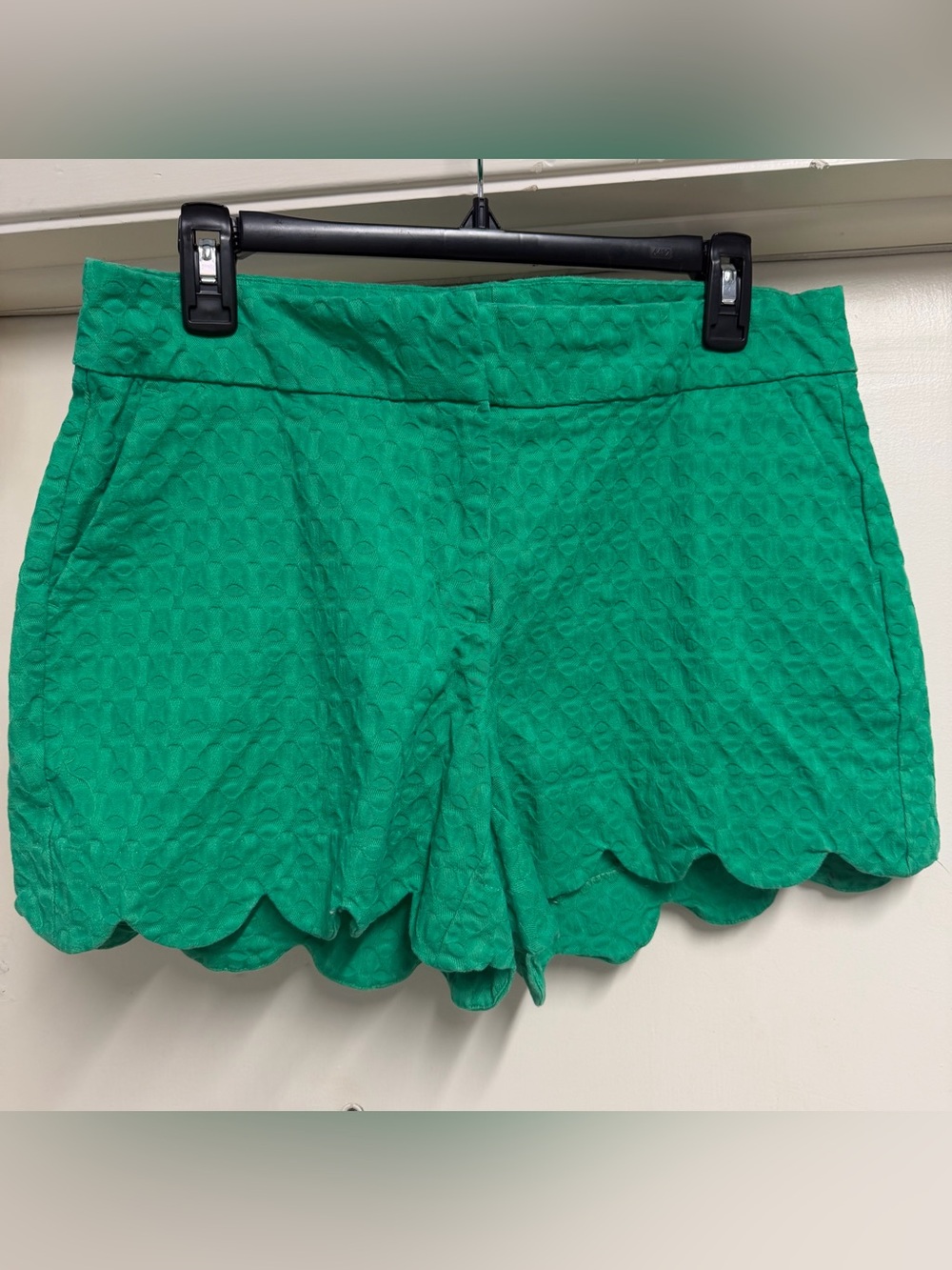 crown & ivy Emerald Green Scallop Hem High Waist Shorts